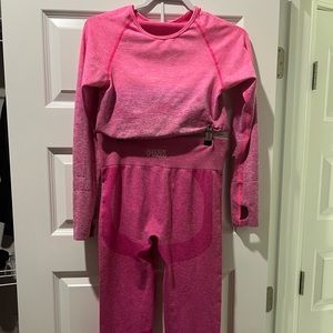 SEAMLESS CROPPED TOP AND LEGGINGS SETS